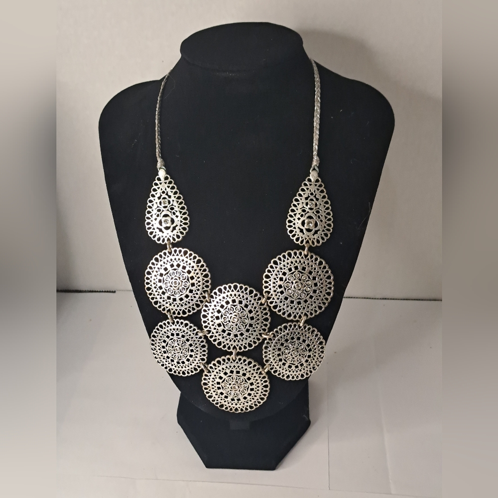 Stella and Dot Medina Silver Tone Medallion Cluster Crystal Bib Necklace Retired
